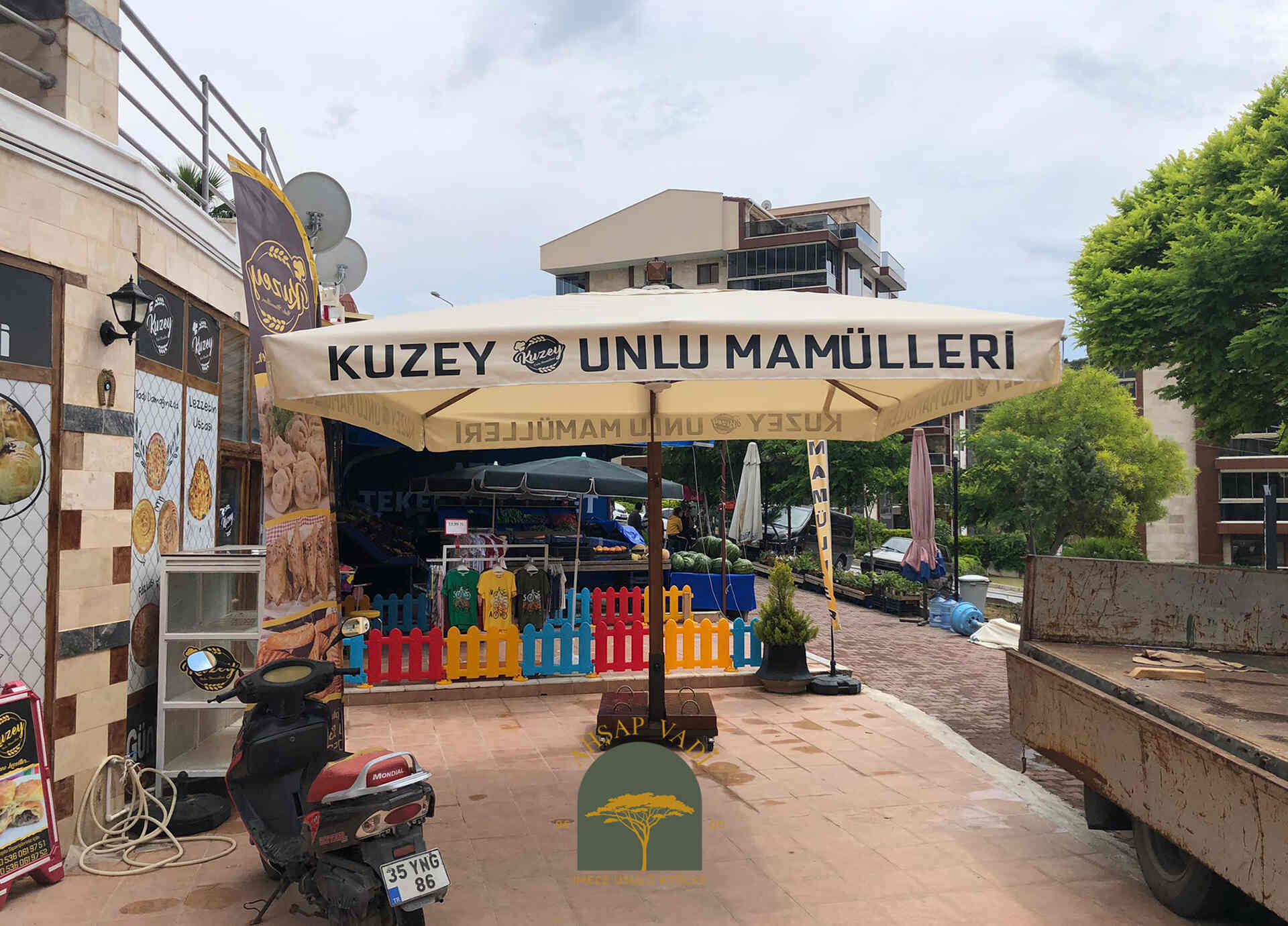 AHŞAP BAHÇE ŞEMSİYELERİNİN FİYATLARI
